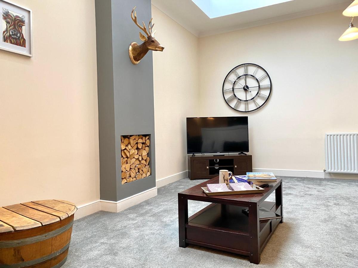 Serviced Accommodation Moray Lesmurdie House, Elgin - Free Parking, Free Wifi Экстерьер фото